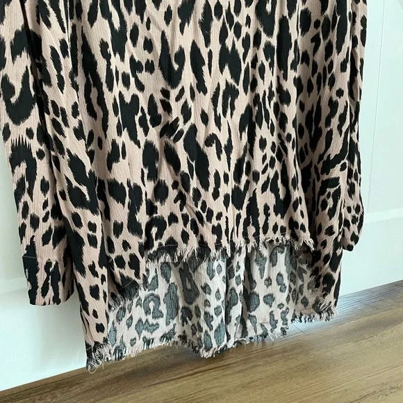 Umgee Animal Print Long Sleeve V-Neck Tunic Oversized Top - Picture 9 of 9